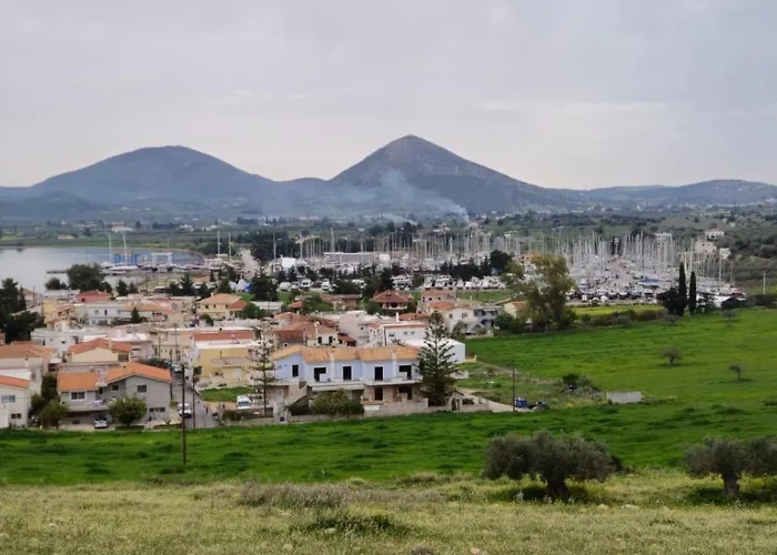 Newlands- Porto Cheli - Und Berge- By Interhome Vakantiehuis